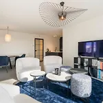 The Waves-Luxurious 3Bedroom App W Big Terrace & Garage